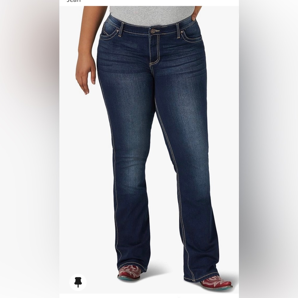 NWT Wrangler Women's Q-Baby Mid Rise Boot Cut Ultimate Riding Jean